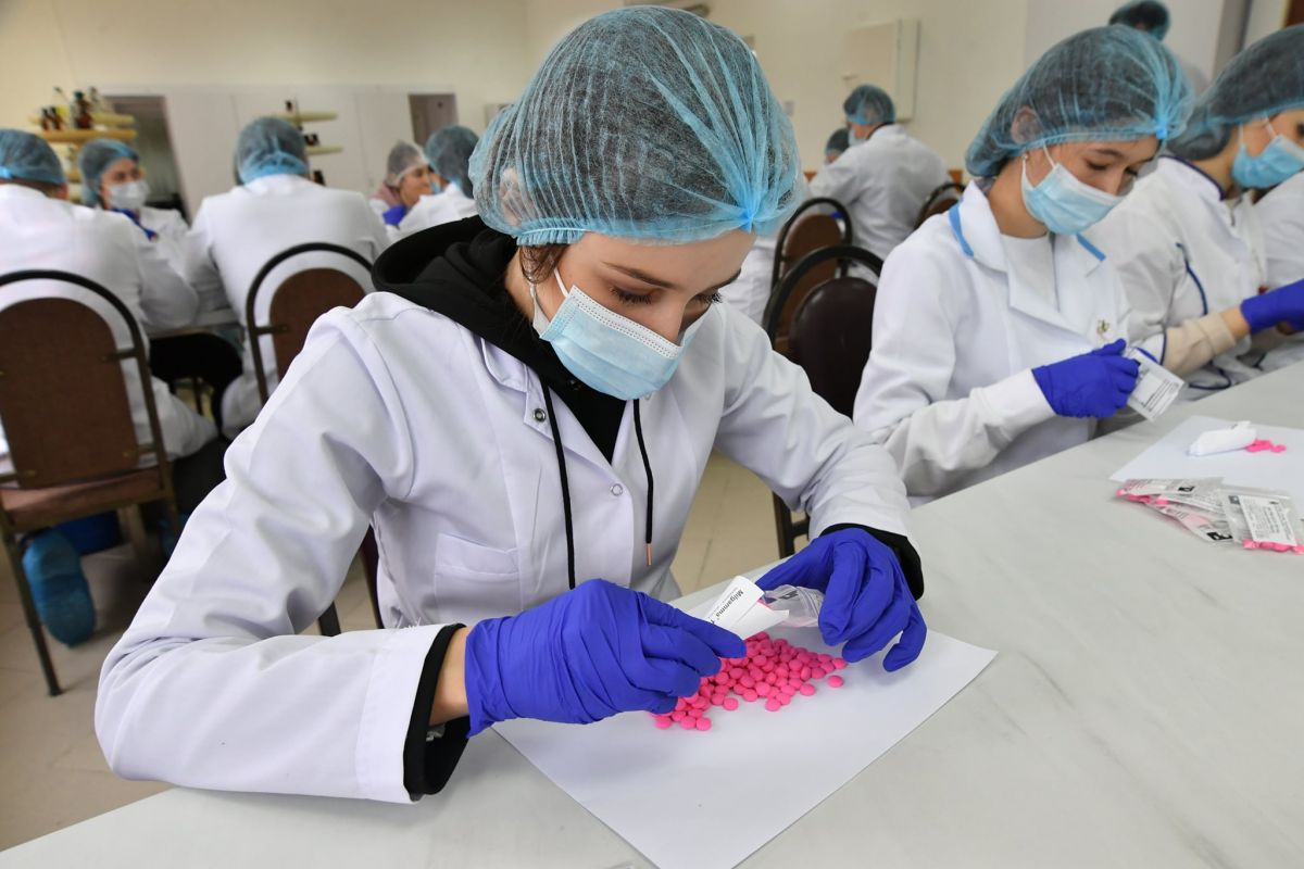 Studenții farmaciști – voluntari în activitățile de susținere a refugiaților din Ucraina