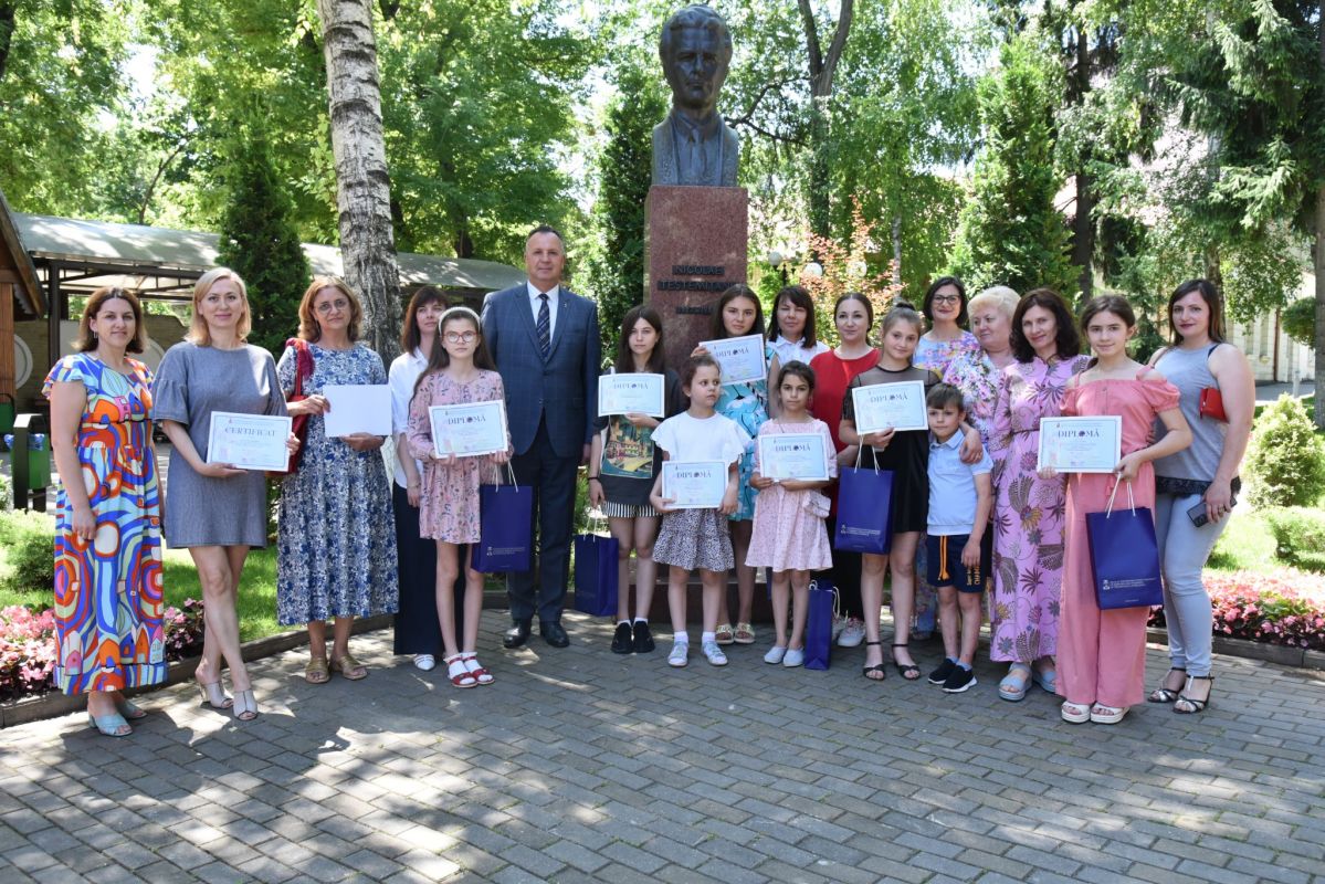 concursul de desene „Medicul – prin ochii unui copil”